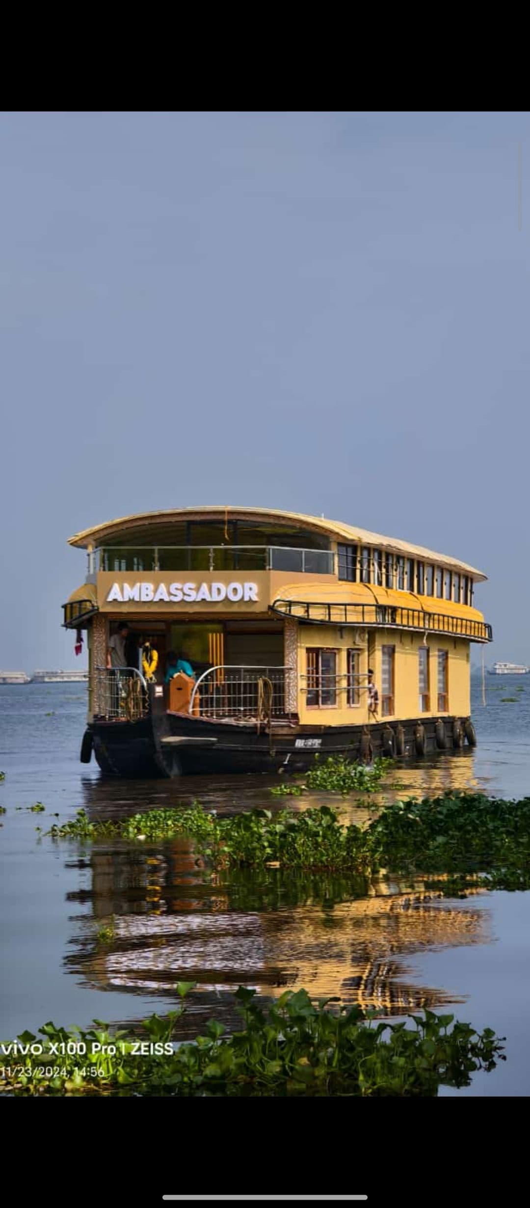 Premium Private Houseboat — photo 1