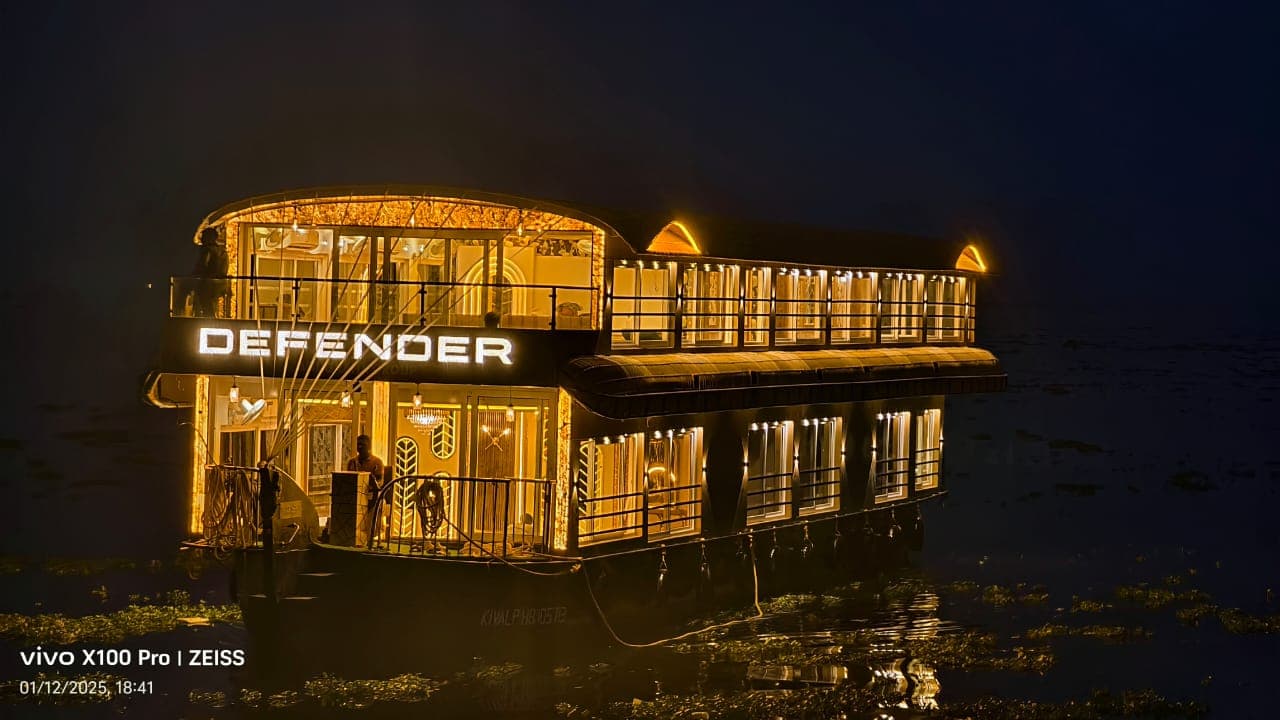 Alleppey sharing houseboat backwaters Kerala
