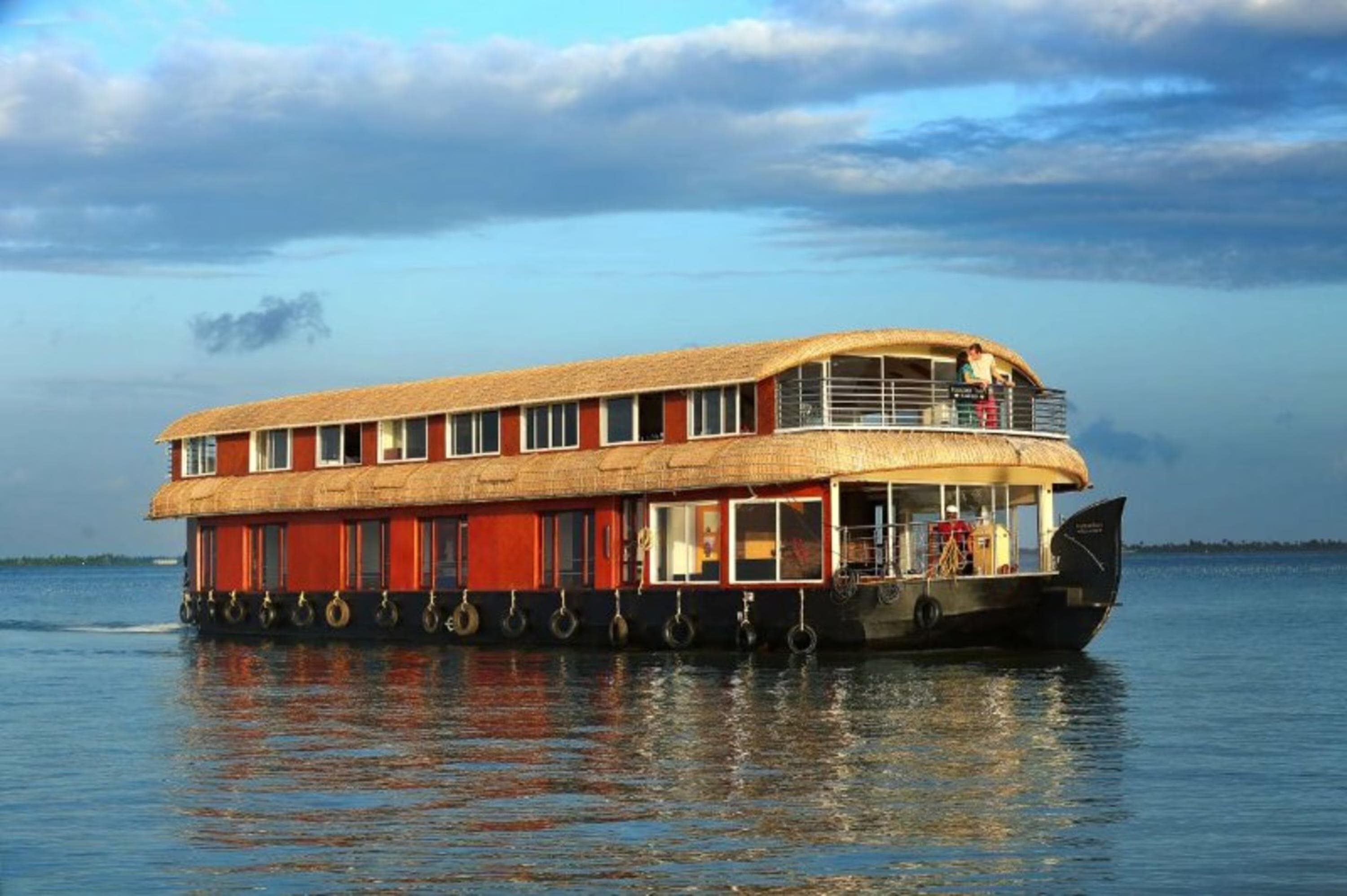 Alleppey sharing houseboat backwaters Kerala