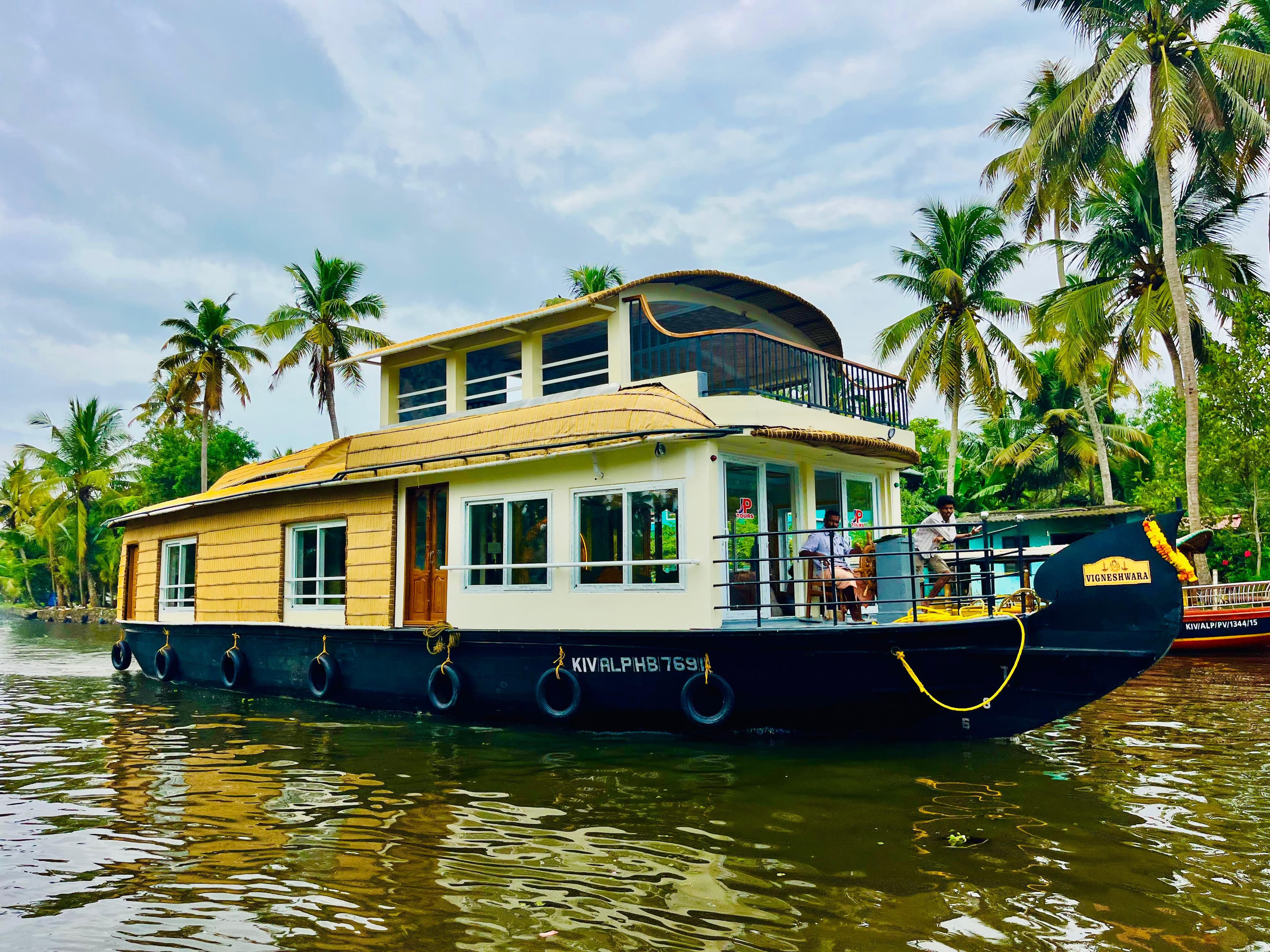 2 Bedroom Private Houseboat